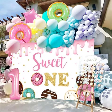 10 things so cute and adorable about first birthday .
